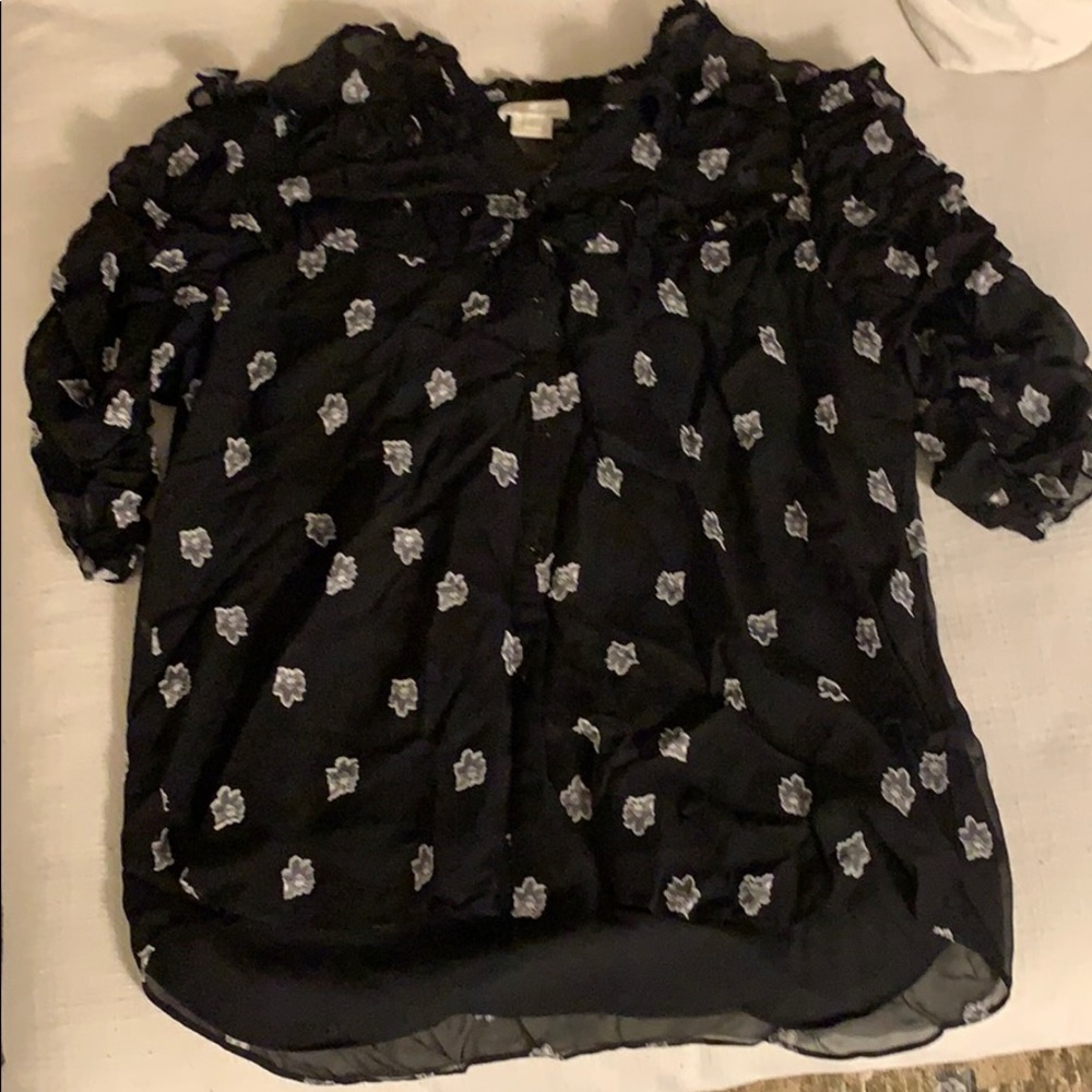 Cute black top!